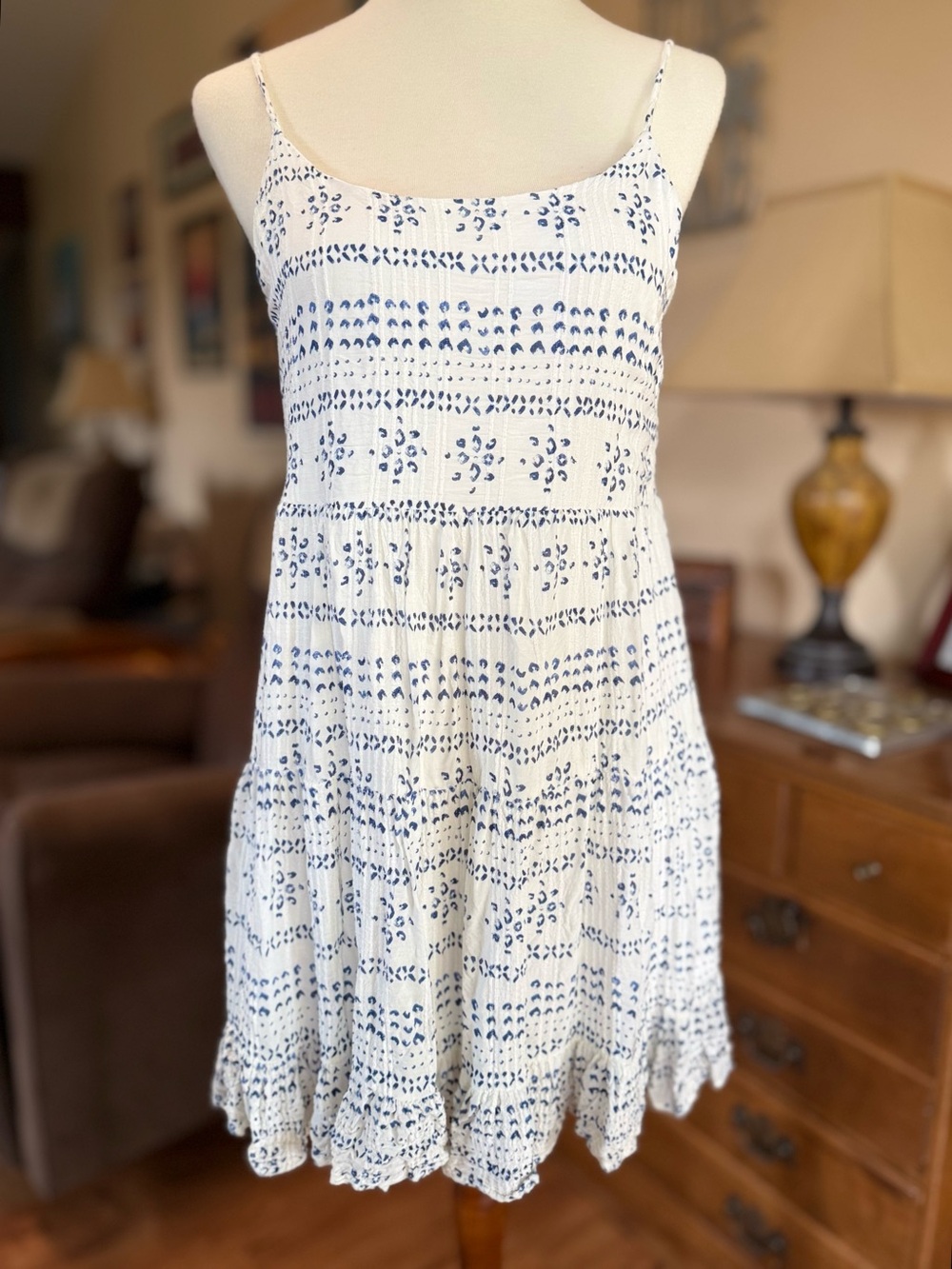Sleeveless White Mini Dress with Blue Print sz LARGE - Picture 2 of 7